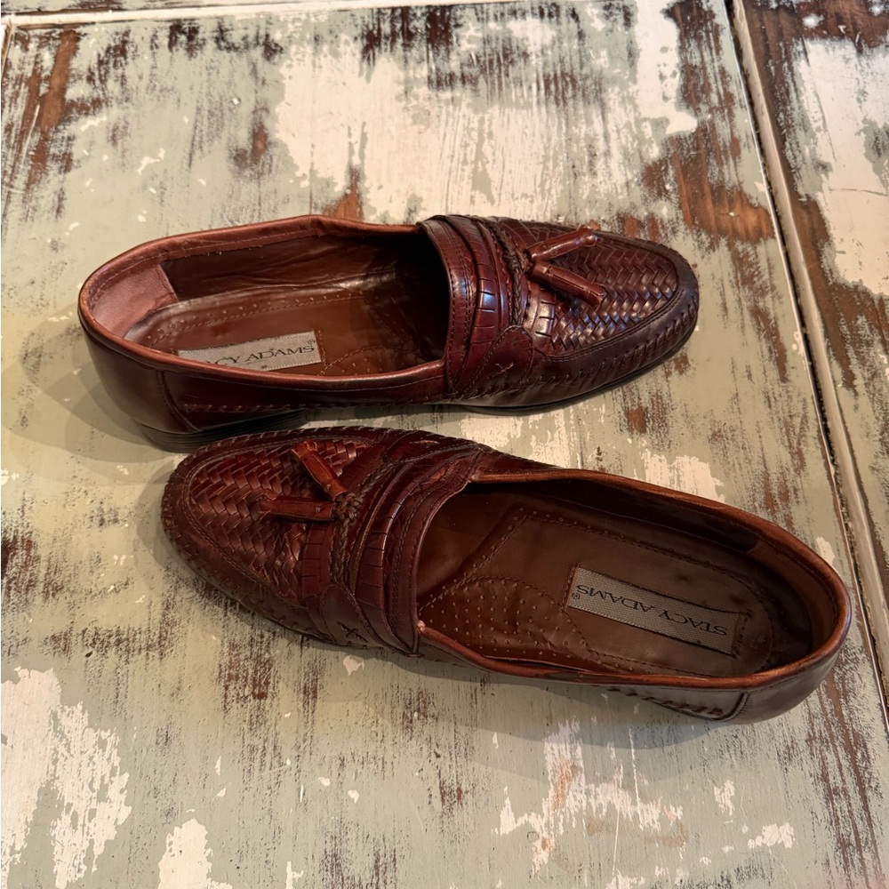Men’s 10M Stacy Adams loafer.